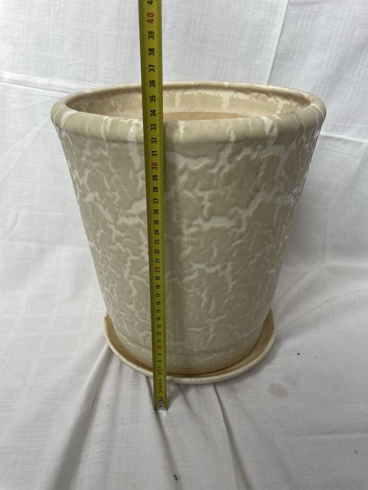 Duża donica z podstawką