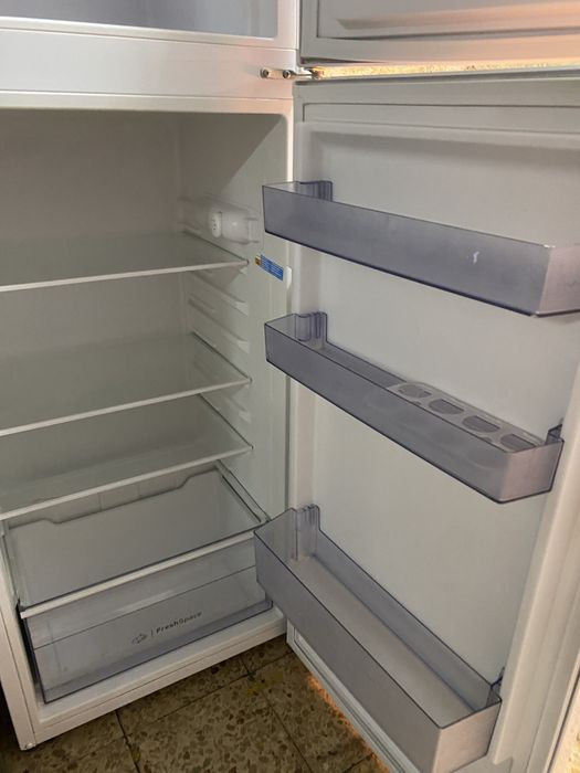 Frigorifico indesit combinado branco