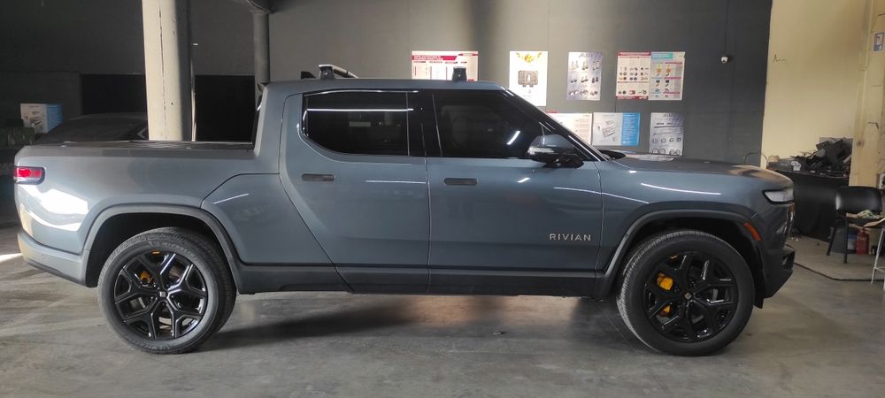 Ремонт та відновлення Rivian,  Tesla  , Zeekr,  BYD, ID4,  електромобілі