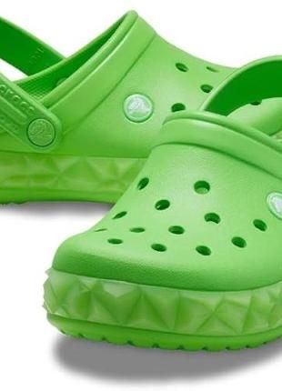 Детские сабо шлепанцы Crocs Geometric Glow Band C4