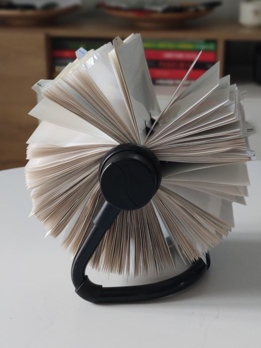 Wizytownik obrotowy.