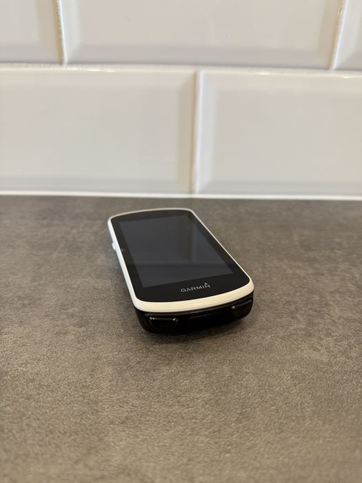 GPS Garmin Edge 1030 em ótimo estado, praticamente novo
