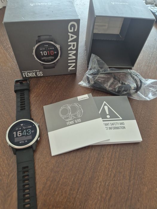 Garmin FENIX 6S , silver with black band