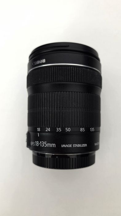 Canon EF-S 18-135mm f/3.5-5.6 IS