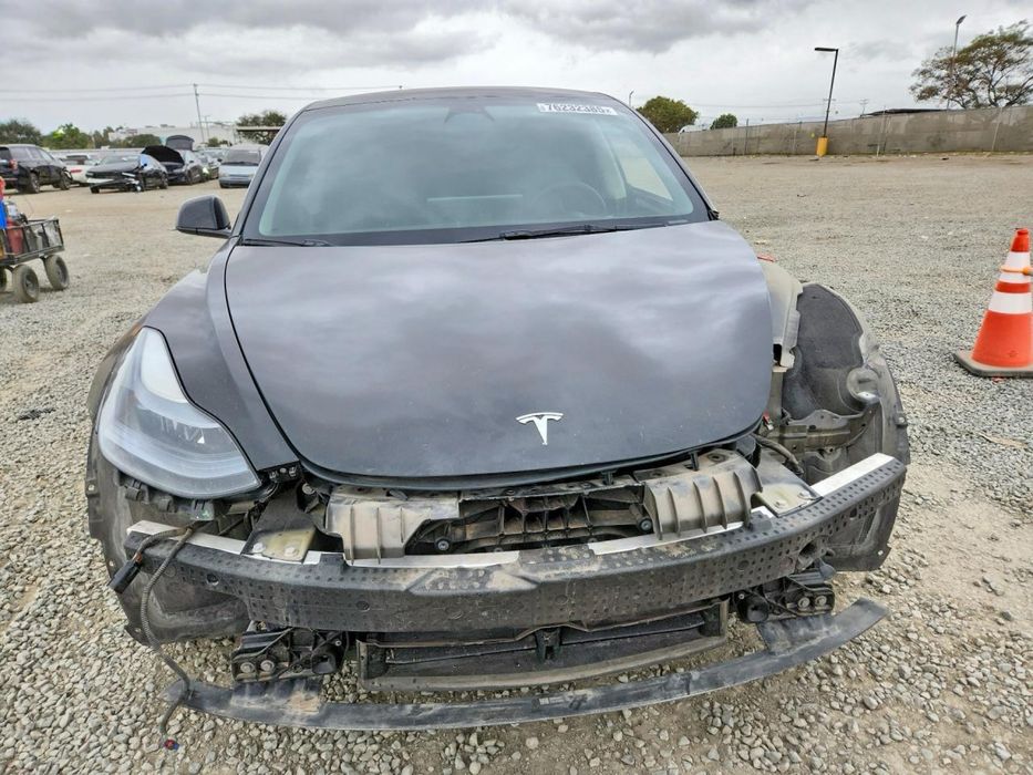 Продам Tesla Model 3 2023