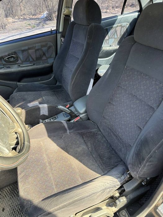 Продам Mitsubishi Carisma 1997