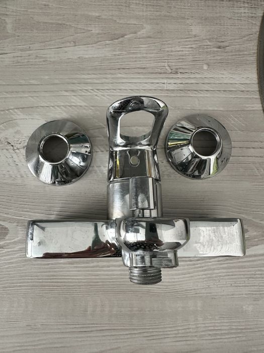 Смеситель для ванной Grohe оригинал( лейка и шланг в подарок)