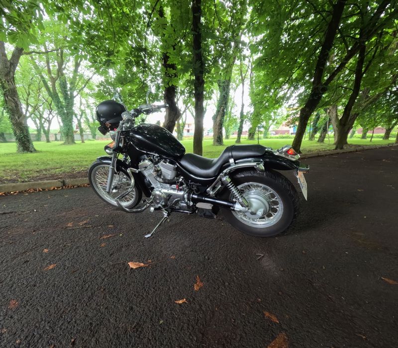 Suzuki intruder 400