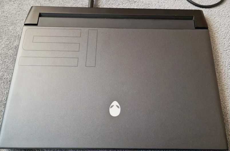 laptop do grania Dell Alienware i9 32GB RAM 1TB SSD
