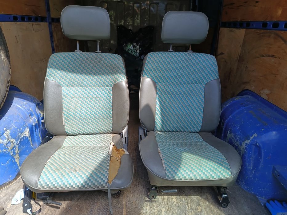 Kia Asia Rocsta fotele przód przednie resory tapicerka kierownica