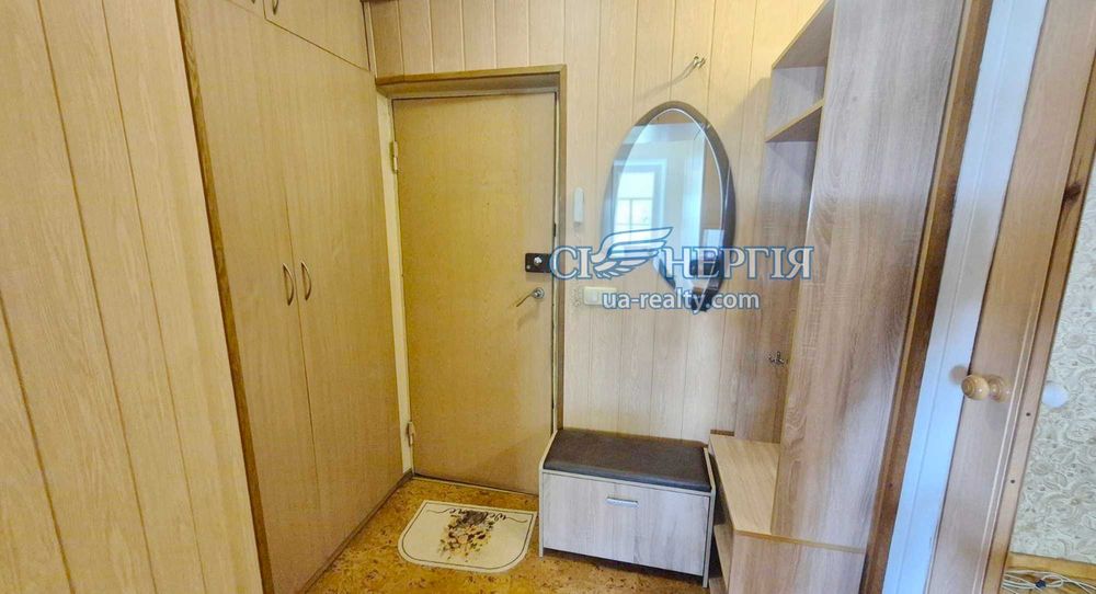 1-кім Каунаська, 10 Дарницька площа