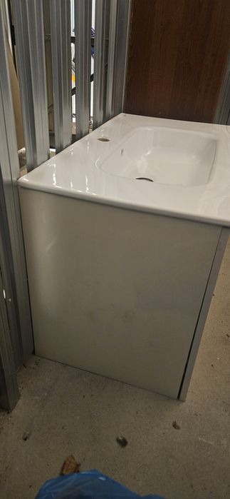Umywalka z szafką