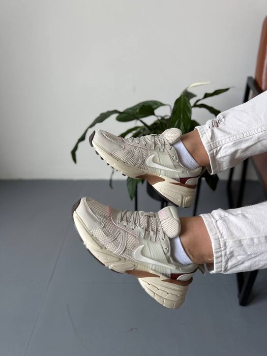 Nike V2K Runtekk Beige Grey (без предплат)
