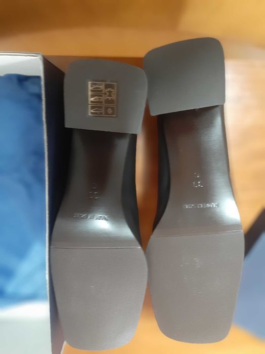 2 pares de sapatos de pele nunca usados 39, 40