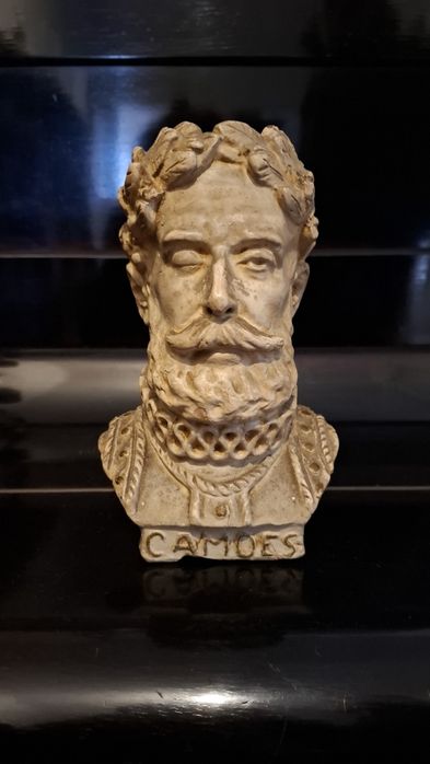 Busto de Luis de Camões