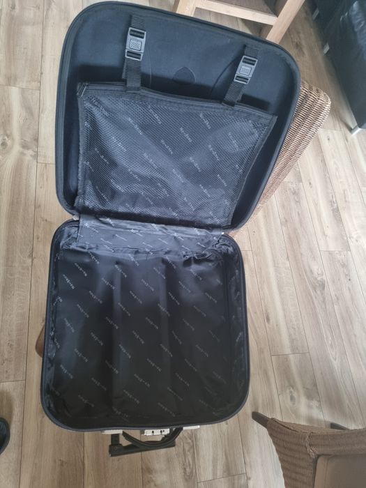 Walizka podróżna samolotówka