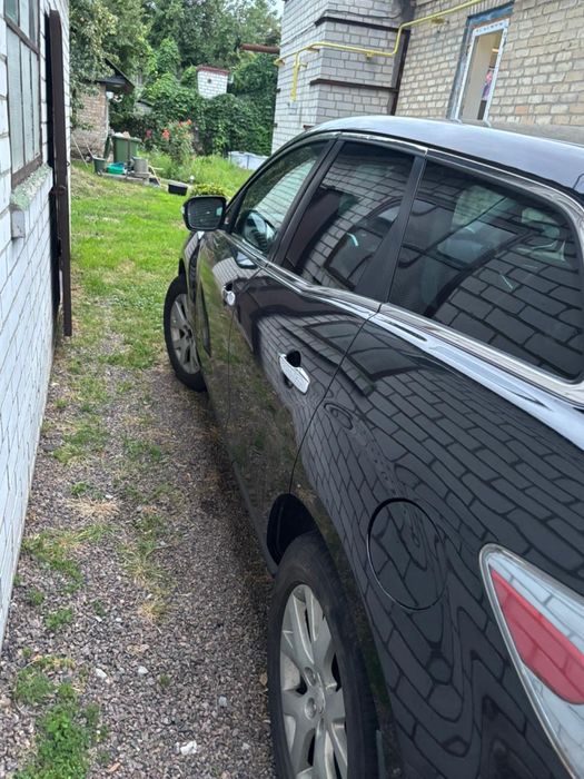 Продам мазду.           Срочно