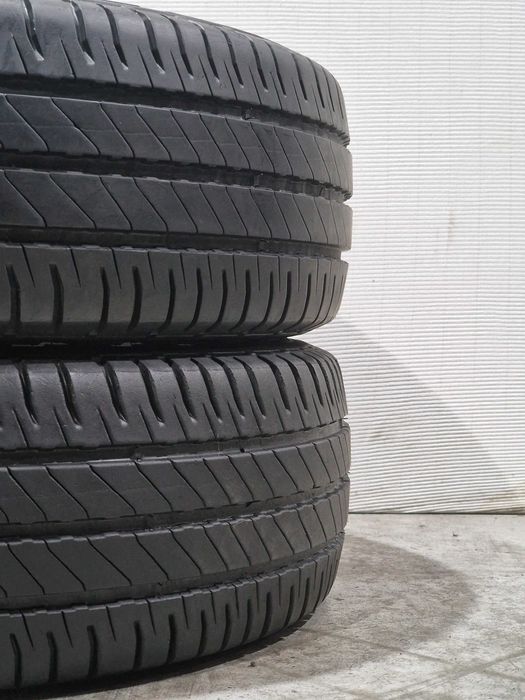 2 Pneus 205/65R16C MICHELIN Semi Novos