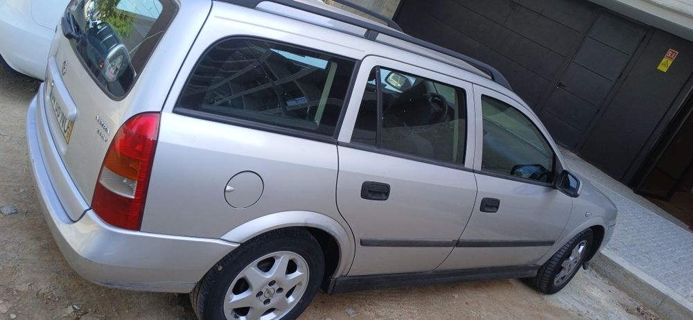Segue para venda essa magnífica Opel Astra