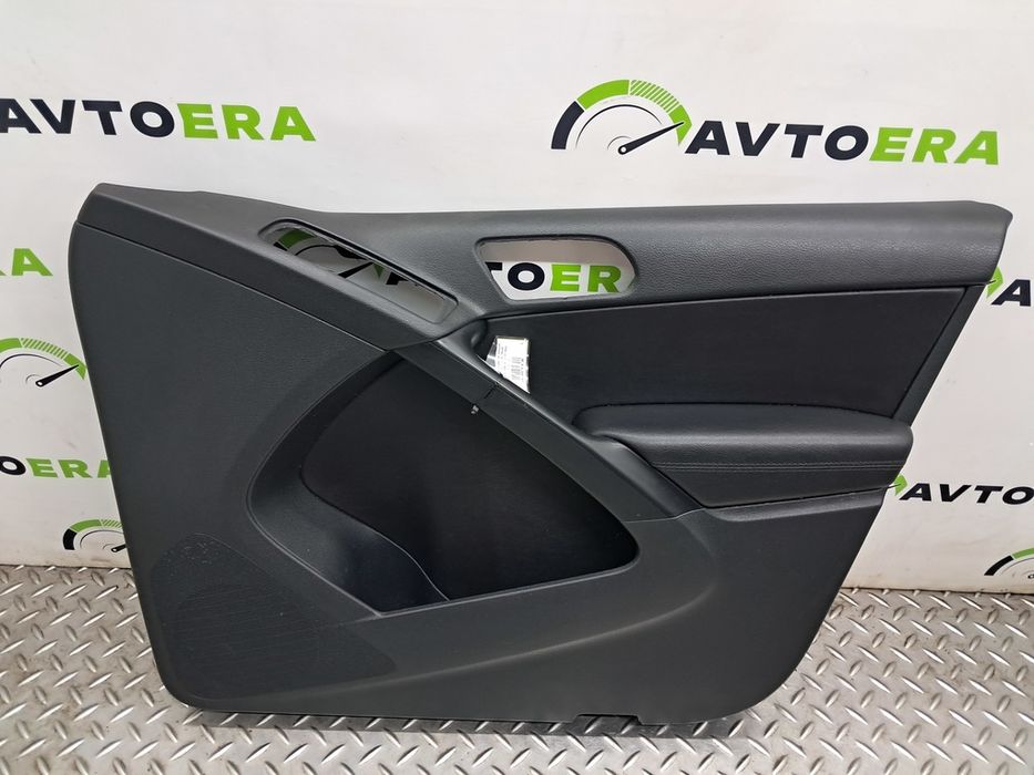Обшивка двери карта дверная передняя правая VOLKSWAGEN  TIGUAN 09-17