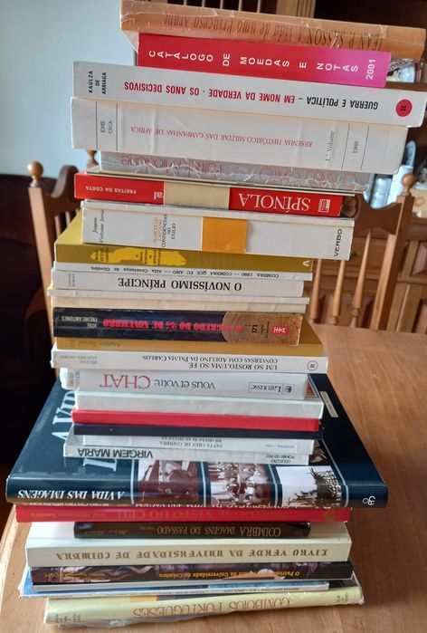Livros antigos novos e usados