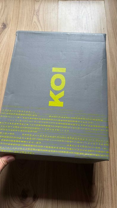 Buty KOI  w stylu Wednesday