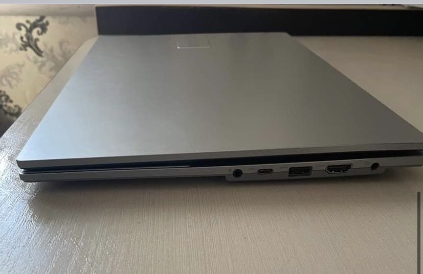 Продам ноутбук для роботи без світла, а також для деяких ігор.