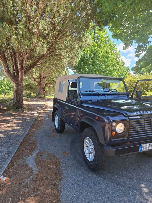 Land Rover Defender 90 2.2 CRD E