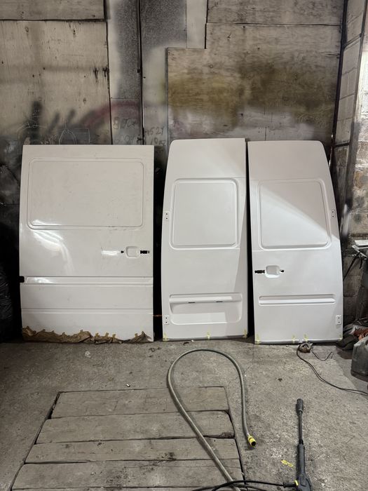 Двери задние Volkswagen LT (стекловолокно)