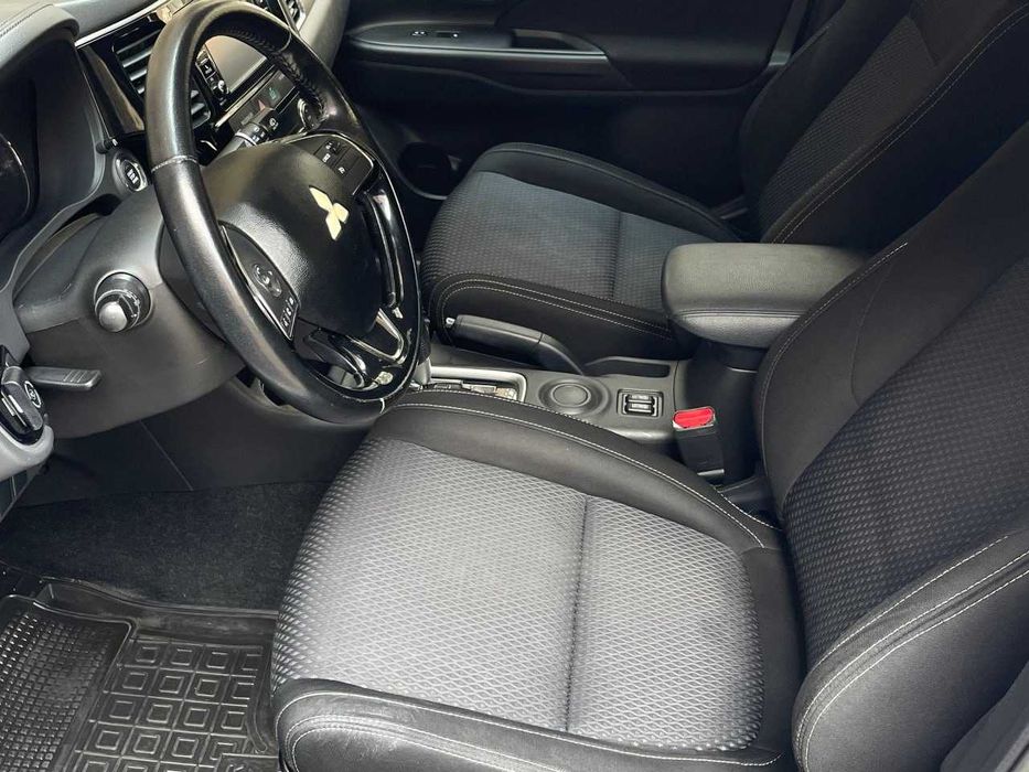 Продам Mitsubishi Outlander 2015. Можна в розстрочку, під викуп.