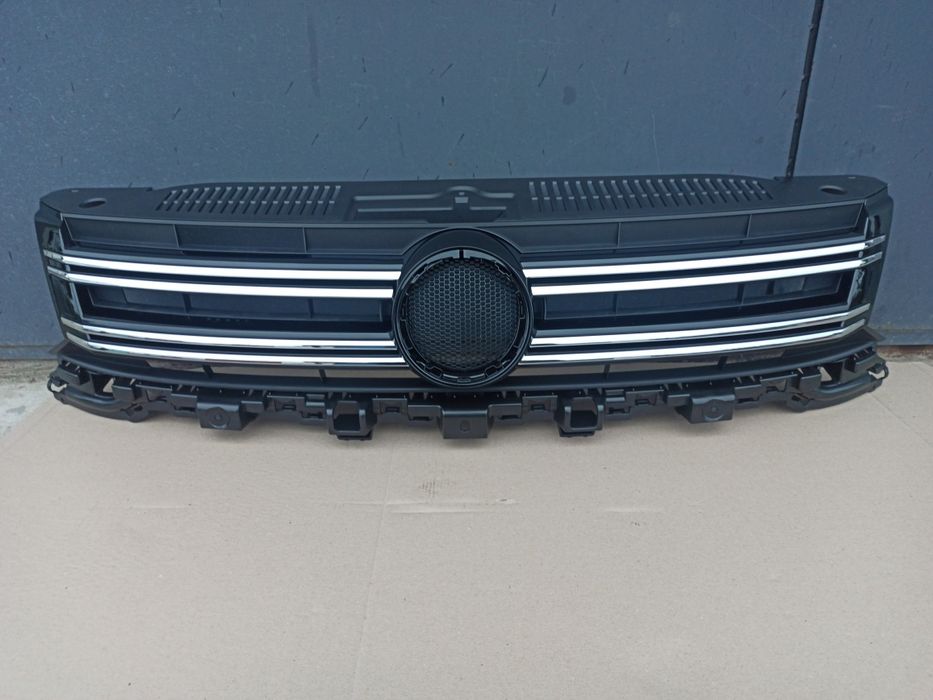 Решiтка радиатора  VW TIGUAN, 2011 - 16  5N0853651H9B9