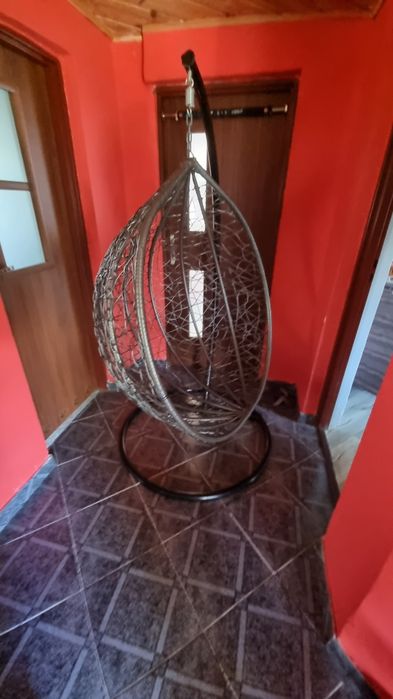 Fotel wiszący kokon.