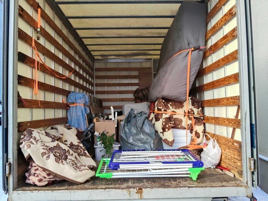 wywóz mebli , rzeczy , utylizacja , opróżnianie pomieszczeń , piwnic