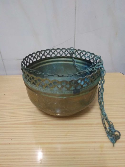 Floreira em Latão Trabalhada