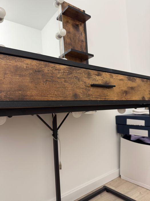 Toaletka do makijażu