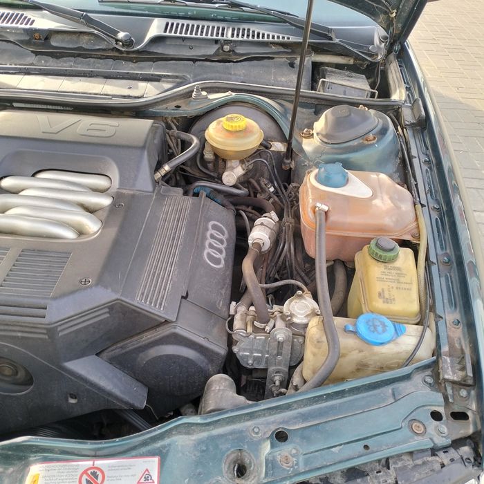 Автомобіль Ауді А6
