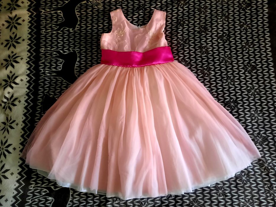 Sukienka z kokardą 134