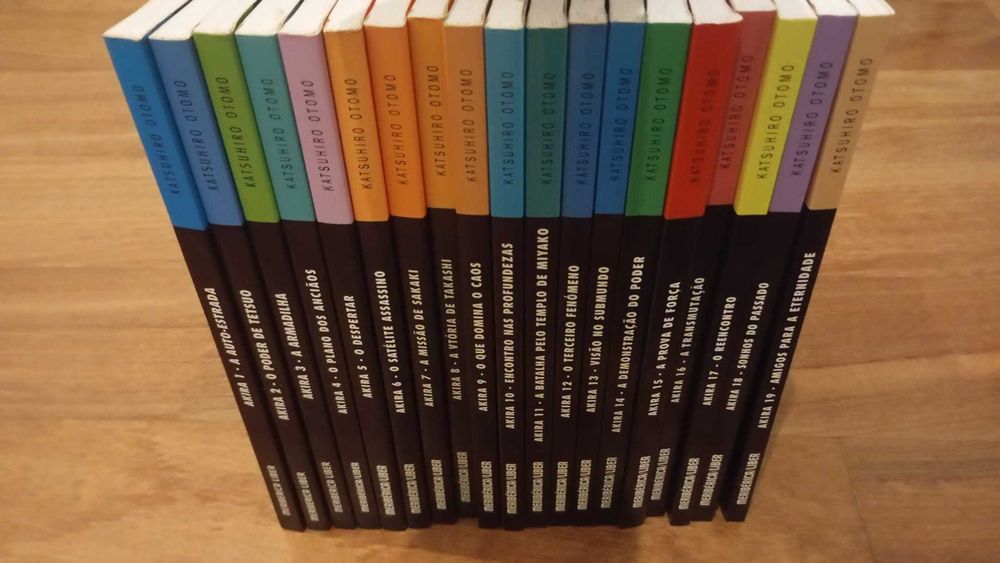 Akira [19 volumes a cores] [completa]