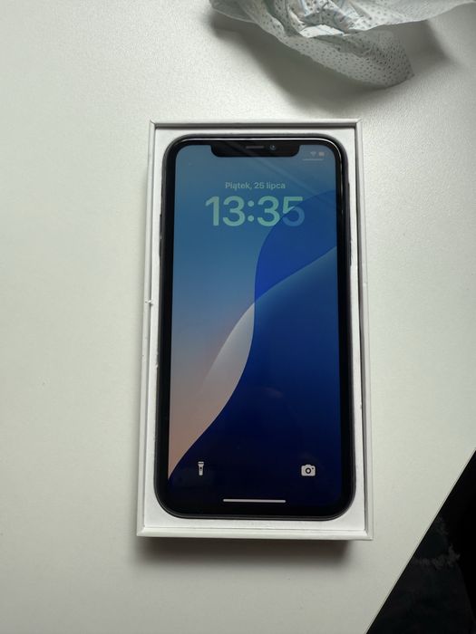 Sprzedam iPhone 11 64GB