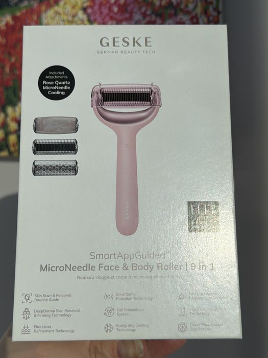 Масажер для обличчя GESKE MicroNeedle Face Roller 9 в 1