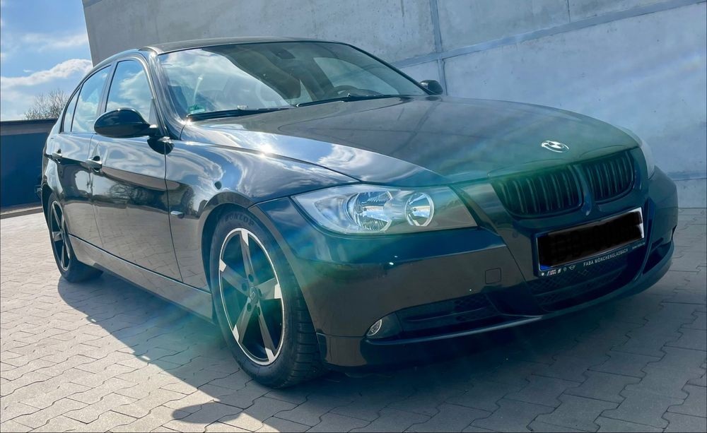 BMW E90 320I ***