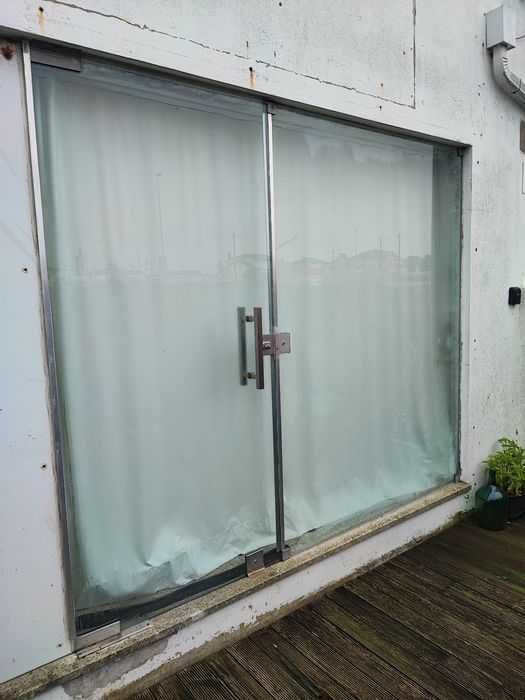 Porta de vidro e fixo laminado e temperado de  10 mm