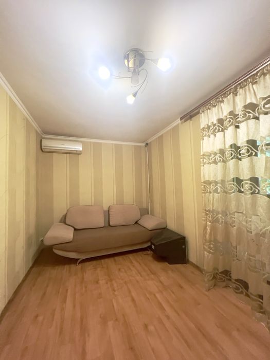 С ремонтом 2-х комнатная Варненская--парк Горького-Черёмушки--ГАЗ/ТЕЦ