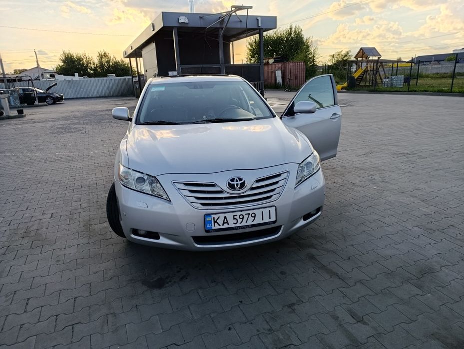Продам Toyota Camry 2.4