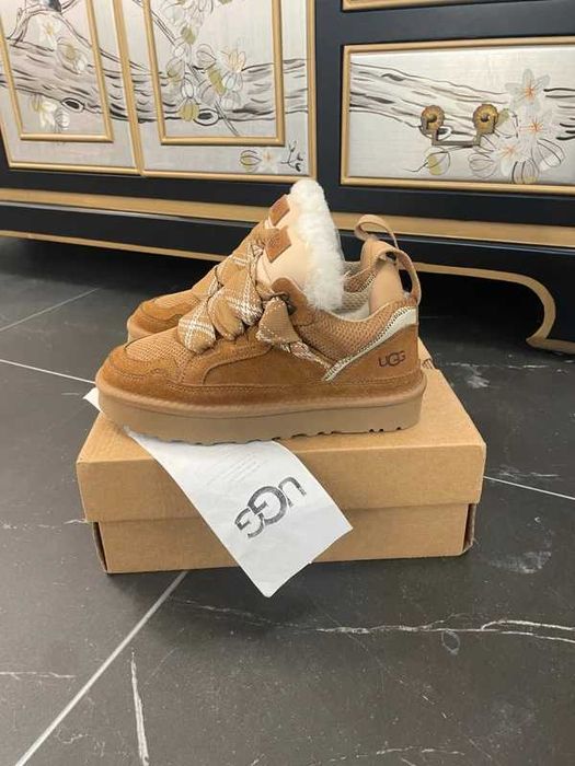 UGG Lowmel Sand r.36