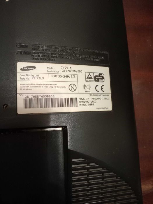 Monitor SAMSUNG modelo 710v-a