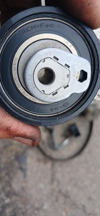 Комплект ГРМ + Помпа Гольф 4 1.4 16v