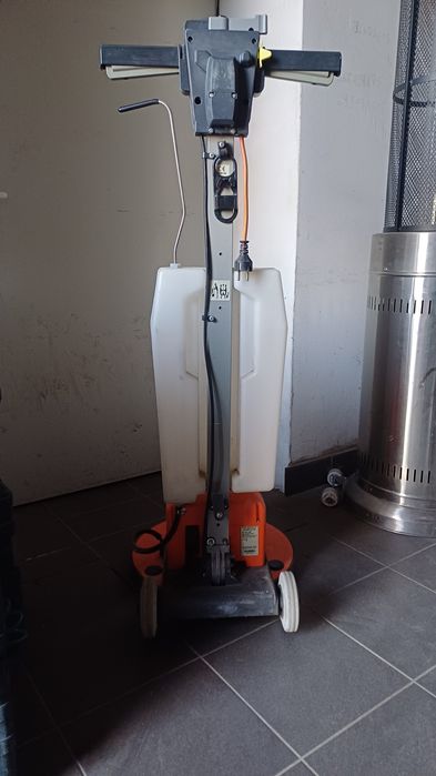 Szorowarka Numatic HFM 1515