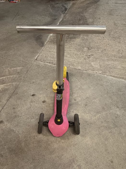 2 trotinetes para criança