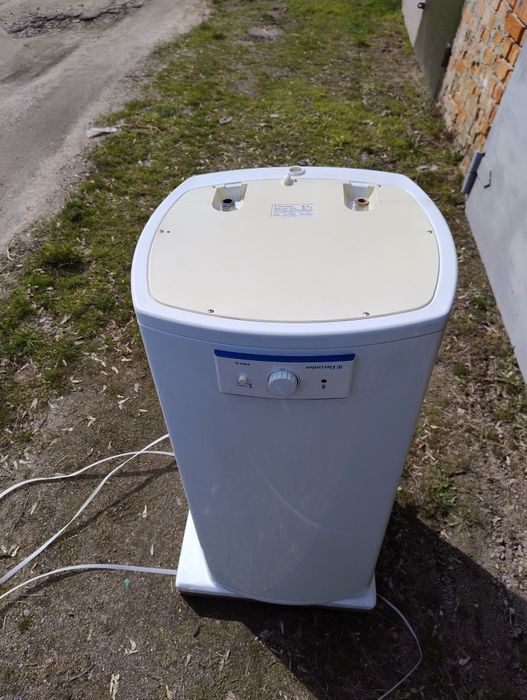 Продам бойлер Electrolux 100 л. 1000 гр.